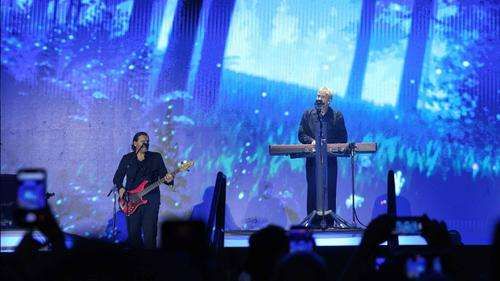 Manggung di Jakarta, MLTR Roasting Nama Band  