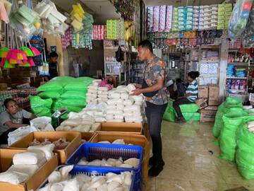 Satgas Pangan Polres Biak Numfor Pantau Harga Sembako di Pasar Tradisional