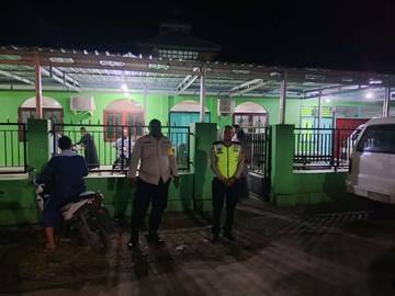 Jaga Pengamanan Salat Tarawih di Biak,Polres Libatkan 100 Personil