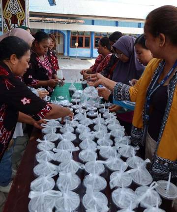 DWP RRI Biak Gelar Pembagian Takjil