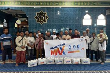 Ramadan Berbagi,BRI Biak Serahkan Bantuan Ke Marbot Masjid