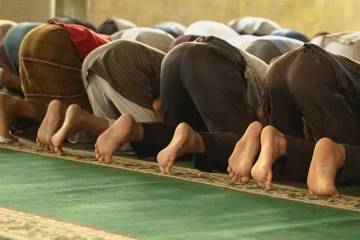 Sejarah Shalat Tarawih Tradisi dari Zaman Kerajaan hingga Modern yang Masih Dilestarikan