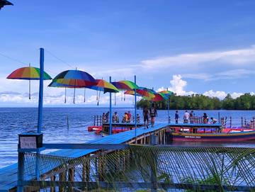 Warga Antusias Kunjungi Pameran dan Bazar di Pantai Urfu