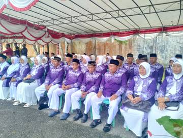 Sebanyak 63 Jemaah Haji Biak Numfor Resmi Dilepas Bupati
