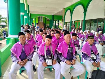 Jemaah Haji Biak Numfor Bertolak Menuju Embarkasi Makassar