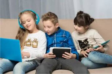 Jangan sampai Gadget Ambil Alih Pengasuhan Anak