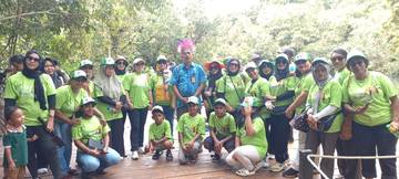 Puluhan Wisatawan Jelajahi Tiga Destinasi Terbaik Di Biak