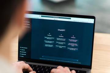 Chat GPT Terancam Diblokir Komdigi?