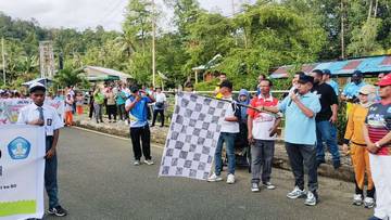 Meriahkan HUT RI Pemda Supiori Gelar Jalan Sehat