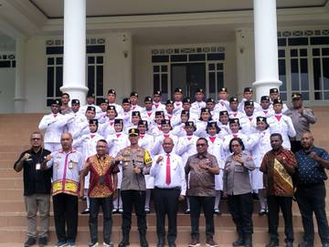 Ipda Zakaria Nifmaskossu,2 Dasawarsa Melatih Paskibraka di Biak