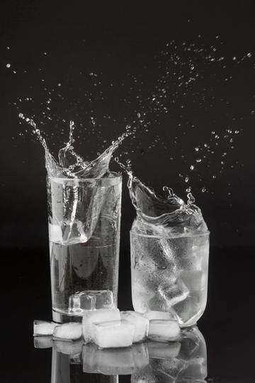 Benarkah Minum Air Dingin Berbahaya?