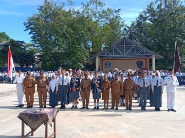 Pelantikan Pengurus OSIS Smansa Biak, Persiapkan Pemimpin Inspiratif  