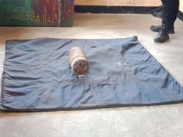 Brimob Biak Amankan Mortir Sisa Perang Dunia II