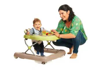 Baby Walker dipercaya Bantu Bayi Cepat Jalan