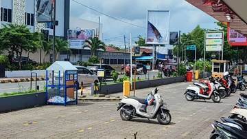 Warga Biak diimbau Manfaatkan Tempat Sampah Botol Plastik 