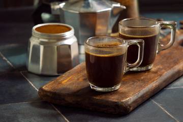 Tren Ngopi Bantu Mengurangi Kecanduan Konsumsi Minuman Alkohol