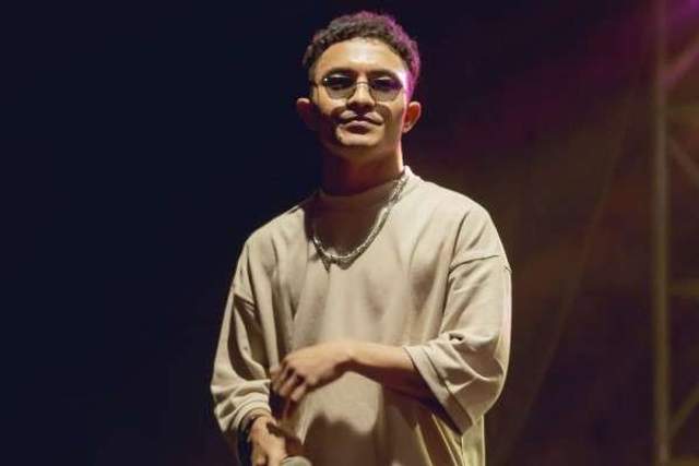 Lirik Lagu "Stecu"- Faris Adam