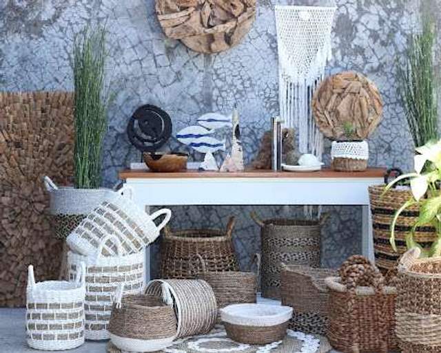 Pusat Kerajinan Anyaman Bahan Daur Ulang Bermutu Tinggi