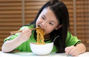 Bolehkan Anak Makan Mie Instan 