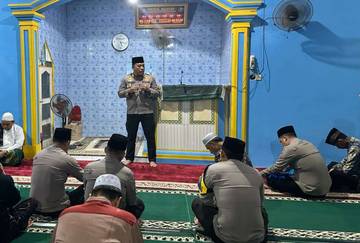 Tingkatkan Silaturahmi Kapolres Kaur Lakukan Subuh Keliling