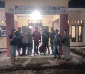 Anak Tiri Bacok Ayah hingga Kritis, Serahkan Diri