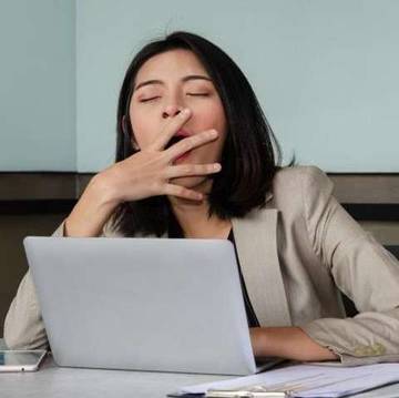 Bye Kantuk Siang Hari! Cara Biar Melek Lagi