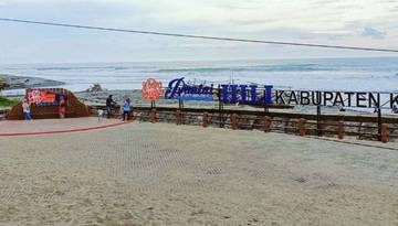 Pantai Hili, Magnet Bagi Pelintas Jalur Barat Bengkulu