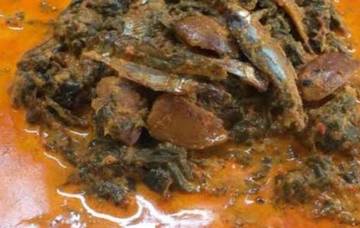 Gulai Kemba'ang: Kelezatan Daun Talas dan Jering Kuau