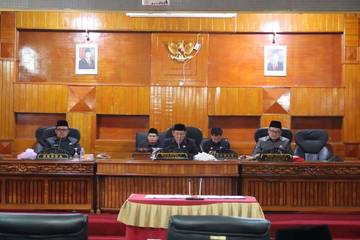 Sekda BS Hadir Rapat Paripurna Perubahan Raperda OPD