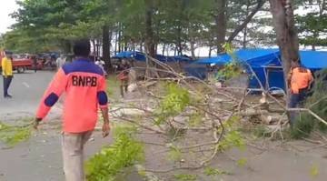 BPBD BS Ambil Bagian  Kerja Bakti Kebersihan Massal 