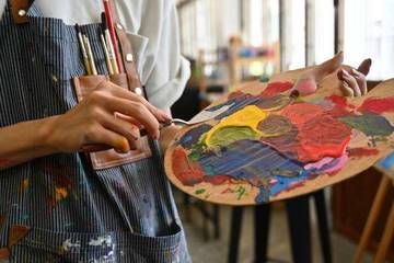 Seni Lukis: Lebih dari Sekadar Kanvas dan Cat