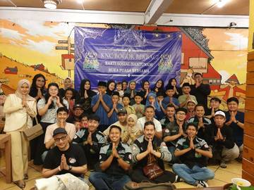 Klub Motor KNC Bogor Santuni Anak Yatim