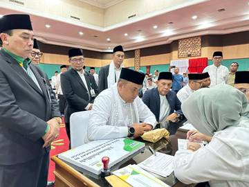 Maknai Zakat, Bupati Bogor Ajak Masyarakat Berbagi