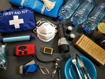Warga Inggris Diminta Siapkan Survival Kit Tiga Hari