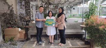 Tujuh Konsumen Produk Rumah Tangga Diberangkatkan Umroh