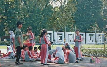 Keindahan Taman Sempur yang Memikat Lensa Hunter Foto