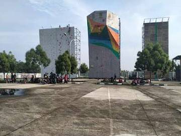 Brimob Tanamkan Nilai Sportivitas Lewat Panjat Tebing