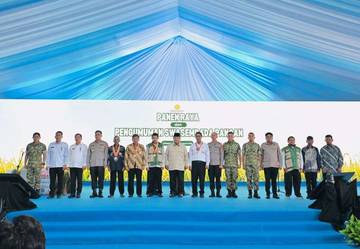 Jaro Ade Hadiri Swasembada Pangan Nasional di Karawang