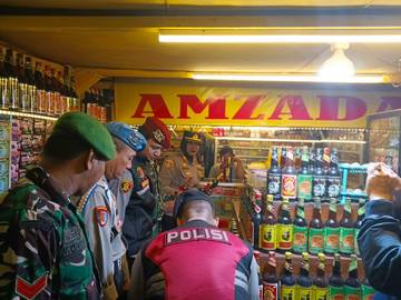  Polsek Megamendung Berantas Peredaran Miras Meresahkan