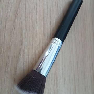 Kapan Brush Make Up Harus Dicuci dan Diganti?