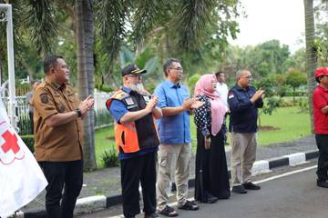 Bupati Bogor Lepas Bantuan Kemanusiaan Korban Tanah Longsor