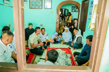 Wakil Walikota Bogor Takziah ke Korban Anak Hanyut di Sungai Cisadane