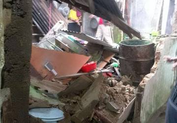Hujan Deras Tembok Rumah Warga Bogor Utara Ambruk 