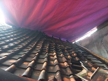 Atap Sebuah Rumah Warga di Kebon Kalapa Kota Bogor Ambruk