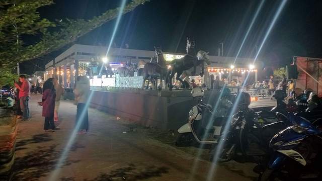 Alun-Alun Sinjai Bersatu Jadi Pilihan Malam Minggu Muda-mudi