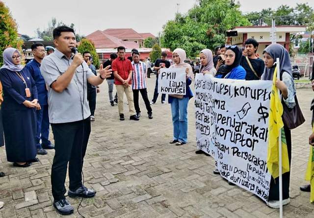 Hari Antikorupsi, PMII Sinjai Gelar Aksi Demonstrasi