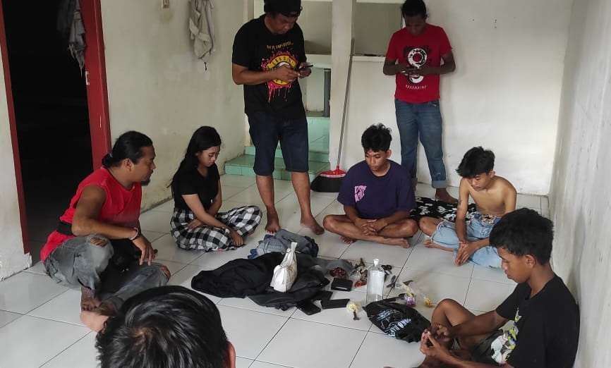 Polisi Amankan Remaja Bone Diduga Pesta Miras - RRI.co.id
