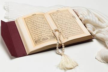 Memaknai Malam Nuzulul Qur'an: Mengamalkannya dalam Tingkah Laku