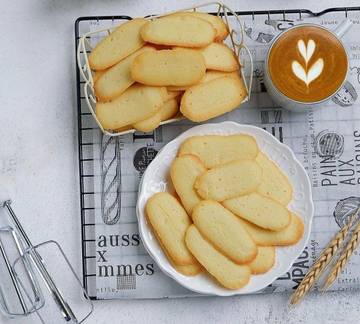 Lidah Kucing, Kue Kering Renyah dari Putih Telur