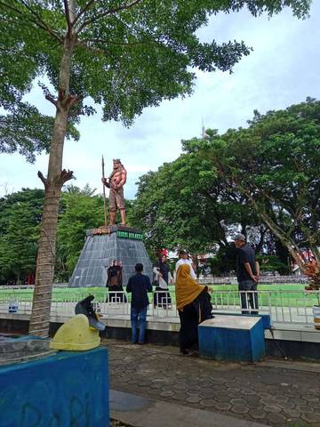 Patung Arung Palakka Jadi Spot Foto Favorit Wisatawan di Bone